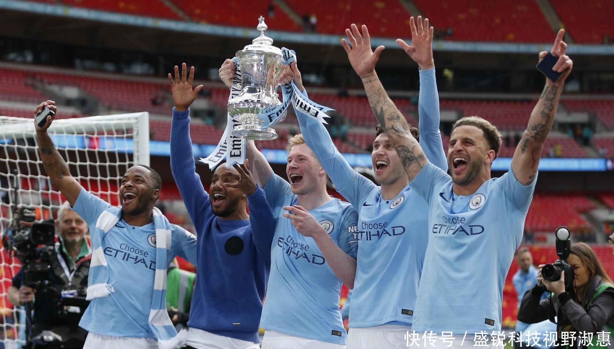 表现抢眼 表现抢眼