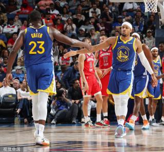 港的对战中 港的对战中